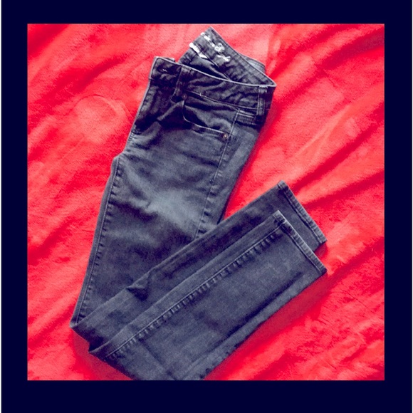 🖤AEO black low rise skinny jeans- Sz 4 - Picture 3 of 8